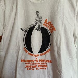 Harry Styles Chicago exclusive Love on Tour shirt